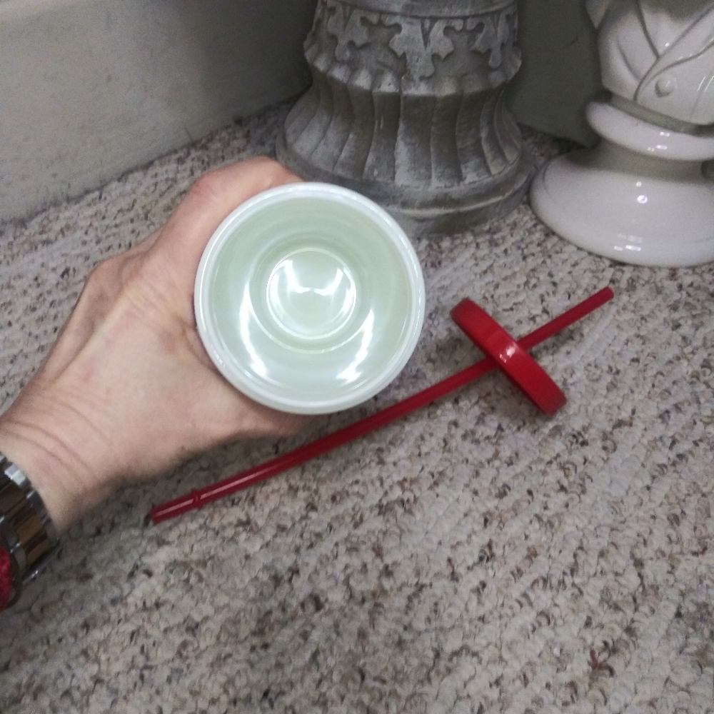 Kate Spade Valentine's Heart Decorated Cold Tumbler - Picture 6 of 8